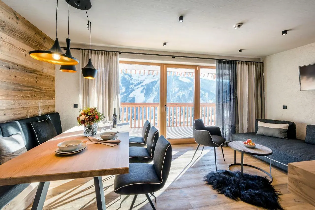 Apartment Die Alm 1350 Saalbach-Hinterglemm